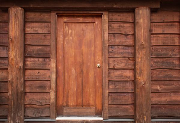 Log Cabin Siding Installation in Kalispell